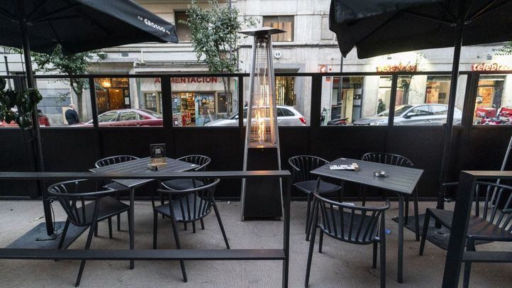 Estufa en una terraza de la calle Gaztambide