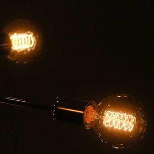 El precio de la luz baja un 10 por ciento tras la subida del viernes