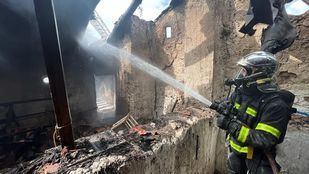 Controlado el incendio en una vivienda de Torres de la Alameda
