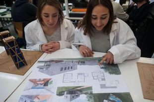 Desolación e indignación en los centros concertados de FP de Madrid