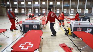 El centro Daoiz y Velarde reanudará la actividad deportiva, salvo en las pistas que acogen refugiados