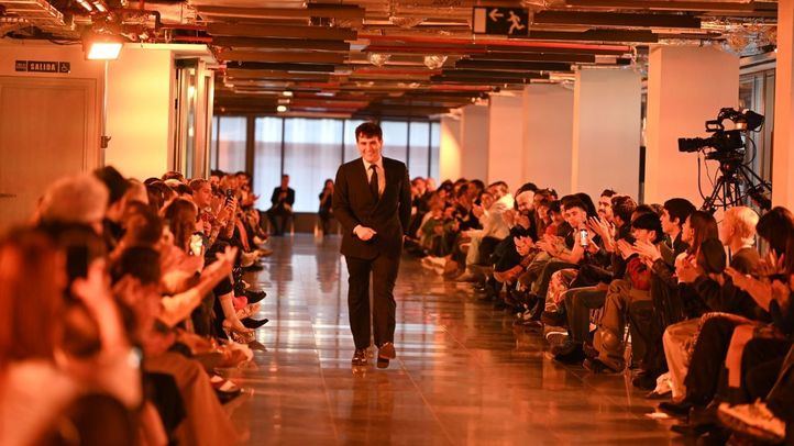 Palomo Spain, aplaudido por el público tras el desfile