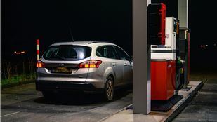 Un centenar de gasolineras cerraron este viernes ante las dudas sobre la rebaja del Gobierno