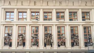 El teatro Albéniz recupera la fachada original