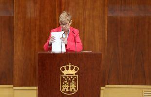 La presidenta regional defiende a la diputada que el PSOE aparta por la estafa en UGT