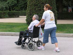 La Comunidad obliga a trasladar de residencia a más de 600 mayores: "Es perverso"