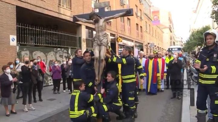 El Cristo de los Niños ha salido en procesión por primera vez en 200 años