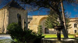 La reapertura del hotel en El Paular, más cerca de hacerse realidad