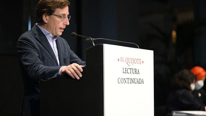El alcalde de Madrid en la Lectura Continuada del Quijote