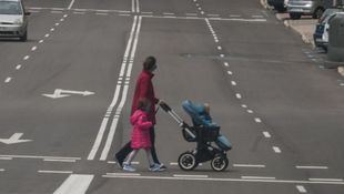 La Comunidad ultima las rebajas fiscales para fomentar la natalidad