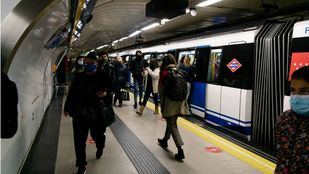 Metro retira un 10 por ciento de sus trenes en circulación por la subida de la luz