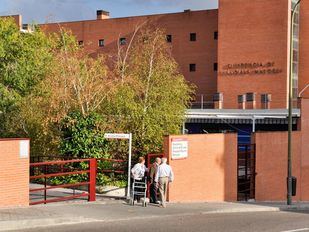 Las residencias madrileñas permiten a sus usuarios quitarse la mascarilla