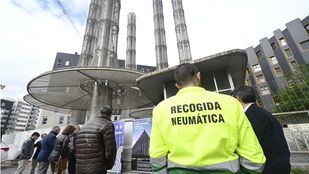 El ecobarrio de Puente de Vallecas estrena el sistema de recogida neumática de residuos