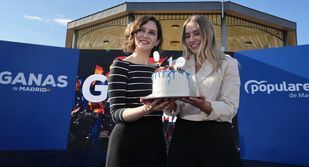 Ayuso celebra el “cumpleaños” del 4M en Fuenlabrada y activa su tono electoral