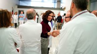 Ayuso presenta un Plan de Humanización Sanitaria a 4 días de la huelga de médicos