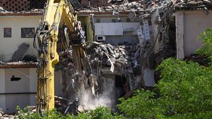 En marcha el derribo del edificio afectado por la línea 7B de Metro en San Fernando