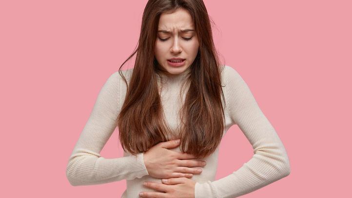 Mujer con dolor menstrual
