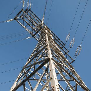 El precio de la luz baja este sábado tras el repunte del viernes