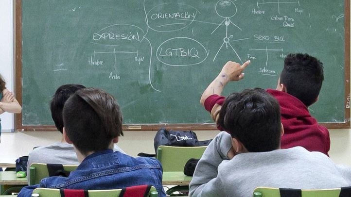 Más de 500 jóvenes de Fuenlabrada recibirán hasta 950 euros para estudiar inglés en el extranjero