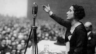 Unanimidad en Cibeles para nombrar Hija Predilecta a Clara Campoamor