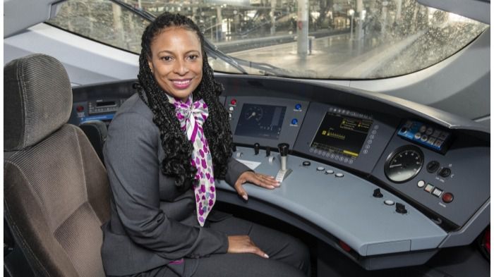 Rosalina Reyes, premio de la revista IRJ a Ferroviaria del Año