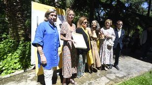 La familia de Ouka Leele recibe en su nombre el Premio de Honor de PHotoEspaña