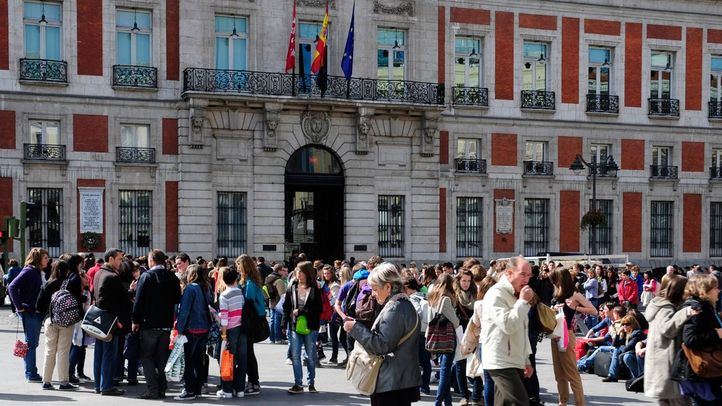 Gente en la Puerta del Sol