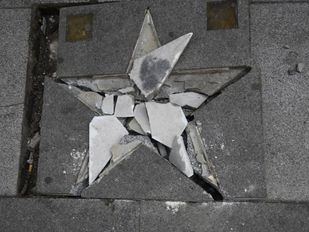 Destrozada la estrella de Penélope Cruz en el Paseo de la Fama de Madrid