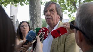 Declara el cirujano plástico que operó a la joven en coma