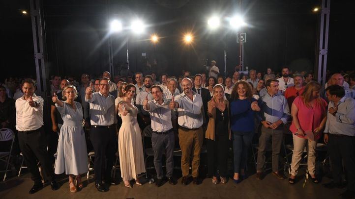 Ayuso y Almeida en el acto por el tercer aniversario de las alcaldías populares en la región