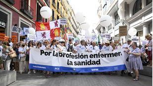 Enfermeros de todo el país se manifiestan contra el "abandono" de la Sanidad pública