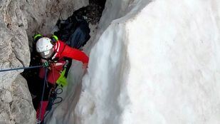 Un montañero de Madrid fallece despeñado en los Picos de Europa