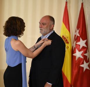 El chef José Andrés recibe la Medalla de Oro de Madrid