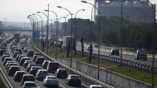 Retenciones en las principales vías de Madrid en la primera operación salida de verano
