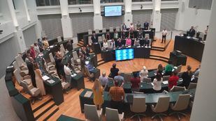 La oposición niega un 'legado Almeida' y afea al alcalde callar ante Ayuso