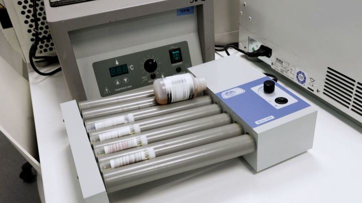 Una prueba PCR en el Laboratorio de Microbiología del Hospital público Gregorio Marañón.