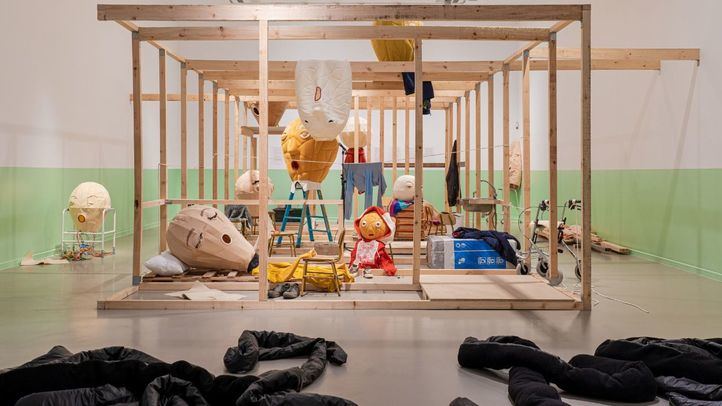 'Entrevistas con el monstruo', el proyecto artístico de Eva Kot'átková, en la Casa Encendida.