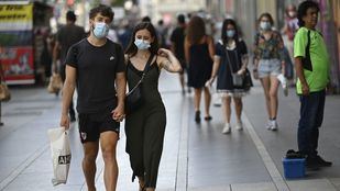 ¿Más cerca del regreso a la mascarilla en interiores?: fuertes presiones al Gobierno