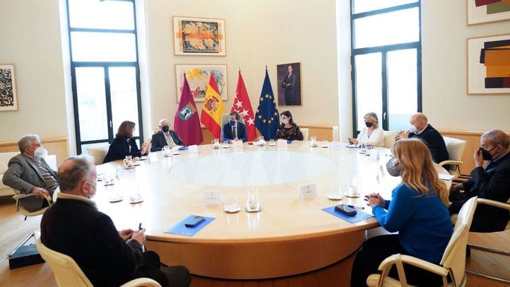 Reunión de los Cronistas de la Villa con el alcalde.