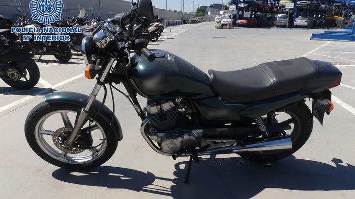 Detenido el autor de 27 robos de móviles al tirón desde una moto