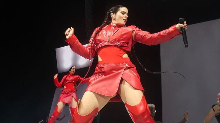 La cantante Rosalía actúa dentro de su gira ‘Motomami Tour’ en el Wizkink Center, a 19 de julio de 2022, en Madrid