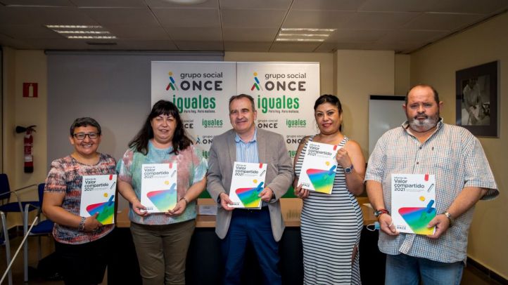 Foto de familia de la presentación del Informe Valor Compartido