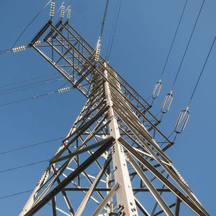 El precio de la luz desciende este sábado