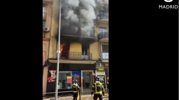 Incendio en una vivienda de la avenida de la Albufera.