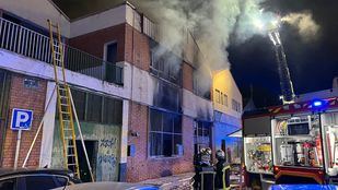 Fallecen dos personas en un incendio en una nave industrial de Torrejón de Ardoz