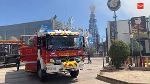 Controlado el incendio en un centro comercial de Las Rozas
