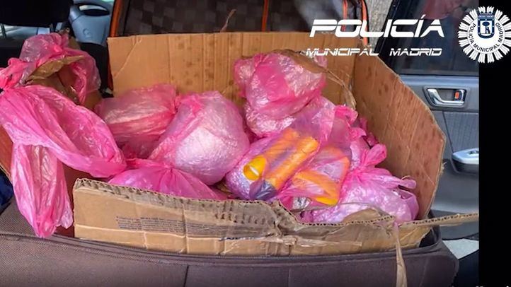 Detenido un hombre con una maleta llena de medicamentos ilegales en España