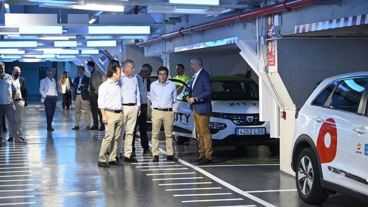 José Luis Martínez-Almeida y Borja Carabante inauguran el hub Canalejas 360