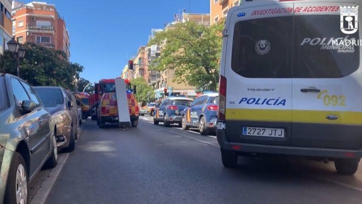 Herida grave una mujer arrollada por un camión en una calle de Carabanchel