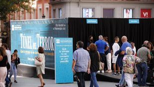 Un 'Túnel del Terror' visibiliza en Callao cómo es vivir con artrosis